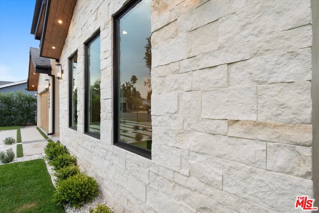 13949 Cumpston Street, Sherman Oaks, California 91401 home-pic-48